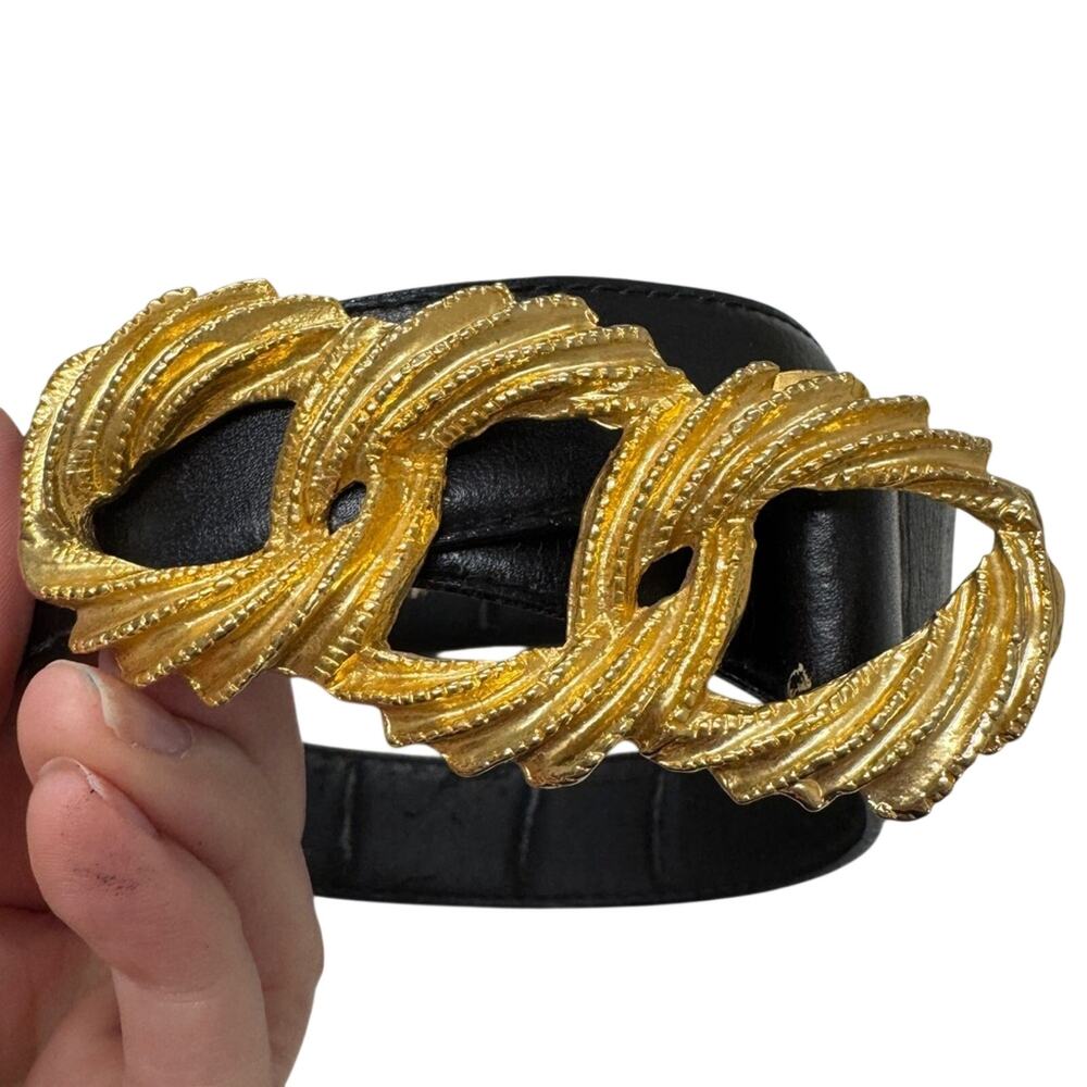 Crown Pacific Vintage Black Leather Gold Tone Buckle Belt Womens M